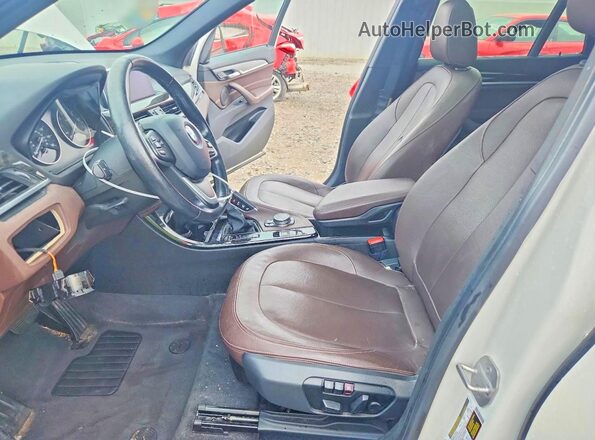 WBXHT3C36GP881907 2016 BMW X1 White Front interior view
