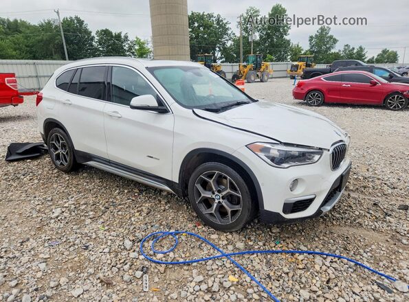 WBXHT3C36GP889845 2016 BMW X1 Белый Передняя правая четверть