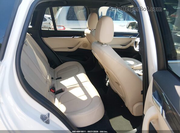 WBXHT3C36H5F87214 2017 BMW X1 White VIN კოდის სტიკერის ხედი