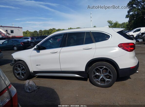 WBXHT3C36H5F87214 2017 BMW X1 White სალონის 360-გრადუსიანი ხედი