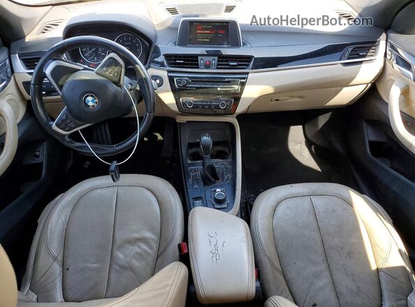 WBXHT3C36J5K20462 2018 BMW X1 Black Вид панелі приладів