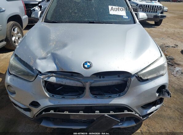 WBXHT3C36J5K24382 2018 BMW X1 Silver Front view