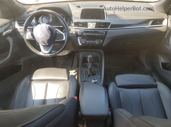 WBXHT3C36J5L30928 2018 BMW X1 Белый Вид панели приборов
