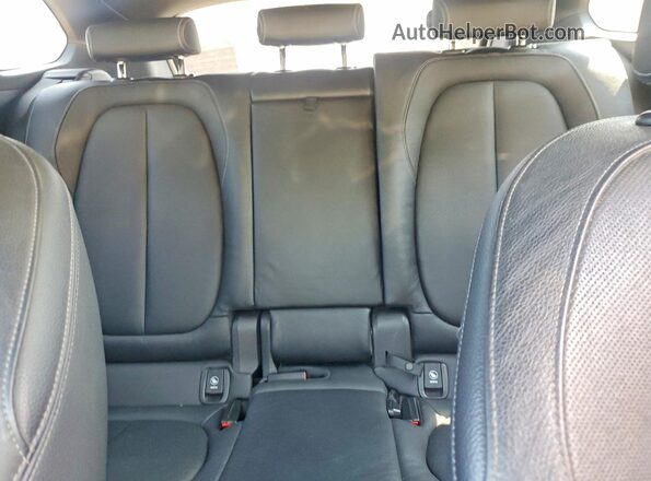WBXHT3C36J5L30928 2018 BMW X1 Белый Вид задних сидений
