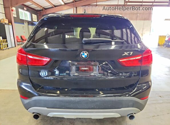 WBXHT3C37H5F85875 2017 BMW X1 Black Вид ззаду