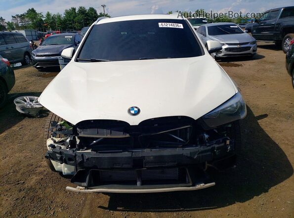 WBXHT3C37J5L30999 2018 BMW X1 White Front view