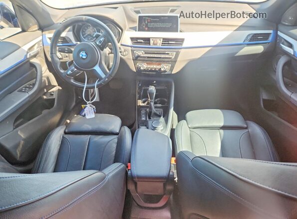 WBXHT3C38H5F71046 2017 BMW X1 Blue წინა პანელის ხედი