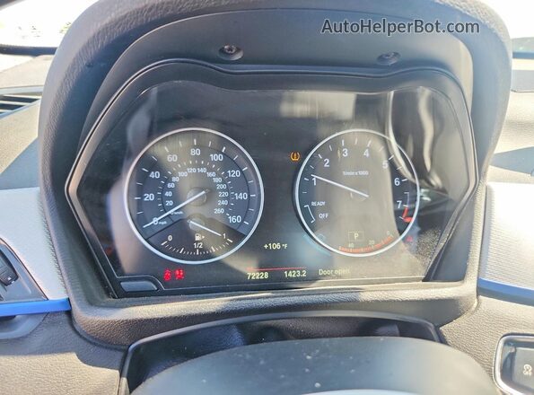 WBXHT3C38H5F71046 2017 BMW X1 Blue ხელსაწყოთა პანელის ხედი