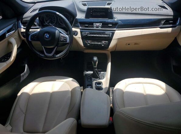WBXHT3C38H5F77414 2017 BMW X1 Black Dashboard view