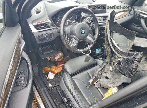 WBXHT3C38H5F82127 2017 BMW X1 Black Vista del salpicadero