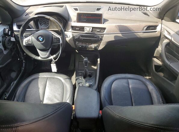 WBXHT3C38J5K26926 2018 BMW X1 Silver წინა პანელის ხედი