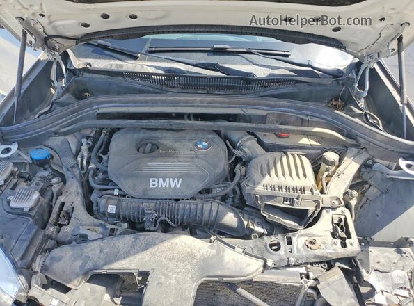 WBXHT3C38J5K26926 2018 BMW X1 Silver ძრავის განყოფილების ხედი