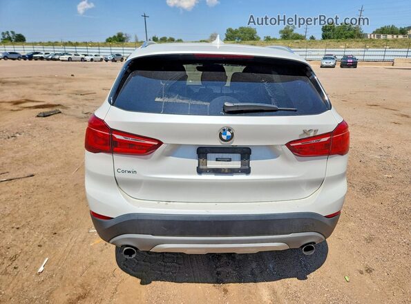 WBXHT3C38J5L25889 2018 BMW X1 White Vista trasera