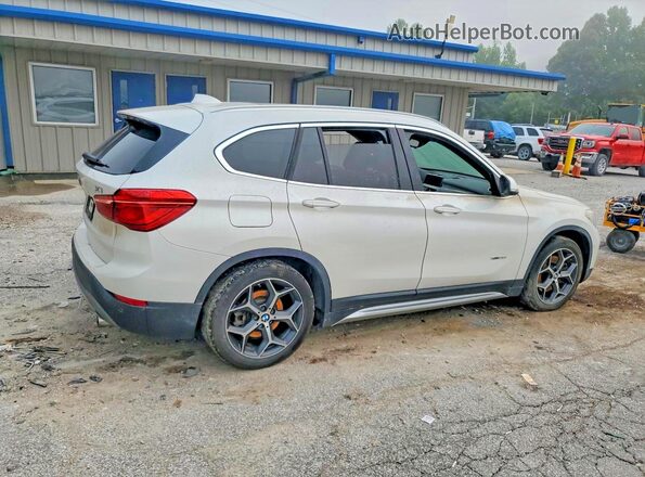 WBXHT3C39H5F86364 2017 BMW X1 Белый Задняя правая четверть