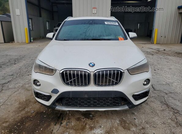 WBXHT3C39H5F86364 2017 BMW X1 Белый Вид спереди