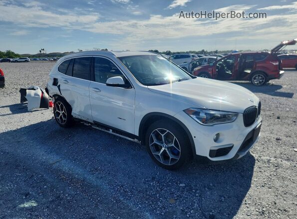 WBXHT3C3XH5F72182 2017 BMW X1 White Przód prawy