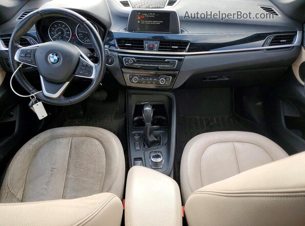 WBXHT3C3XH5F85076 2017 BMW X1 Черный Вид панели приборов