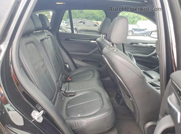 WBXHT3C3XJ5L30544 2018 BMW X1 Черный Вид задней части салона
