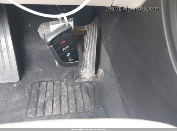 WBXHT3C52K3H35153 2019 BMW X1 White Vista del salpicadero