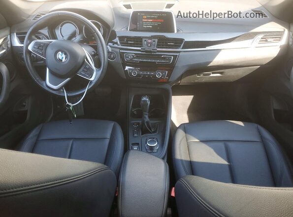 WBXHT3C54K5L89219 2019 BMW X1 Белый Вид панели приборов