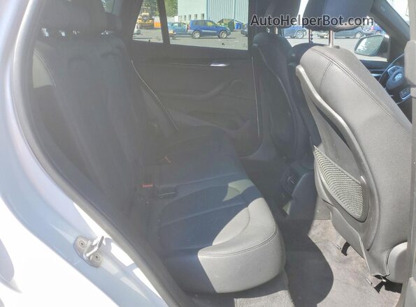 WBXHT3C54K5L89219 2019 BMW X1 Белый Вид задних сидений
