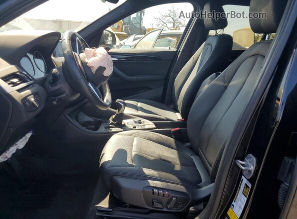 WBXHT3C54K5L91567 2019 BMW X1 Black Вид салону спереду