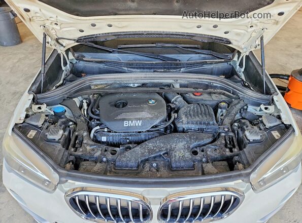 WBXHT3Z35H4A53635 2017 BMW X1 White 