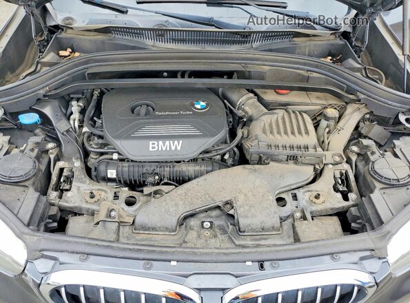 WBXHT3Z36J4A66366 2018 BMW X1 Gray ძრავის განყოფილების ხედი