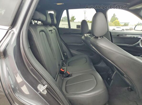 WBXHT3Z36J4A66366 2018 BMW X1 Gray უკანა სალონის ხედი