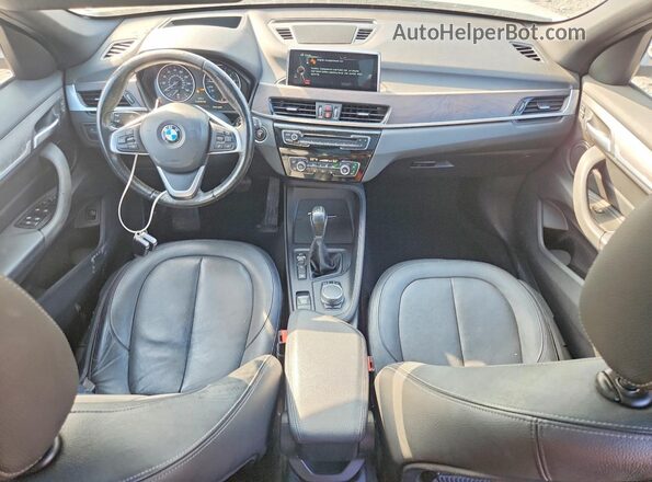 WBXHT3Z39H4A53797 2017 BMW X1 Silver წინა პანელის ხედი