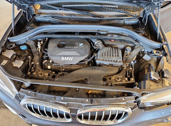WBXHT3Z39H4A65397 2017 BMW X1 Gray Вид задньої частини салону