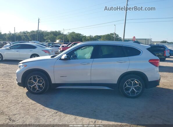 WBXHU7C33J5H39783 2018 BMW X1 White Vista interior de 360 grados