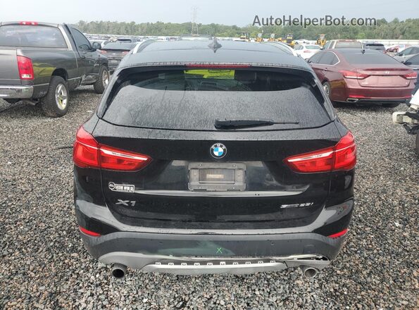 WBXHU7C33J5L05862 2018 BMW X1 Black უკანა ხედი