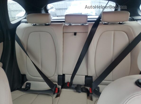 WBXHU7C33J5L05862 2018 BMW X1 Black უკანა სავარძლების ხედი