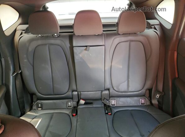 WBXHU7C33J5L06123 2018 BMW X1 White უკანა სავარძლების ხედი