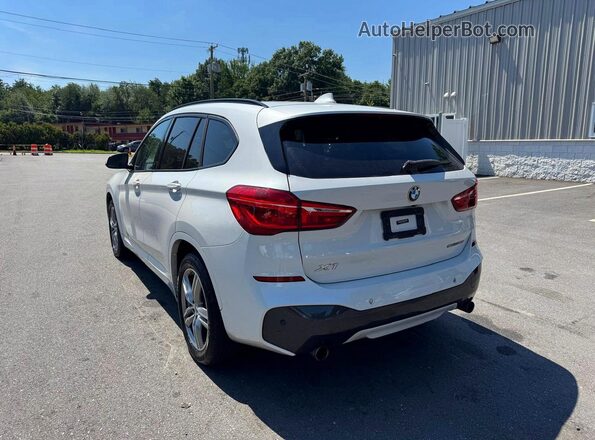 WBXHU7C33J5L09376 2018 BMW X1 White Tył lewy