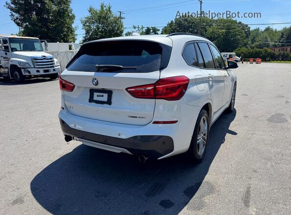 WBXHU7C33J5L09376 2018 BMW X1 White Tył prawy