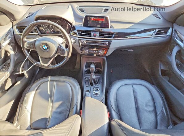 WBXHU7C35J5H41762 2018 BMW X1 Gray Առջևի վահանակի տեսք