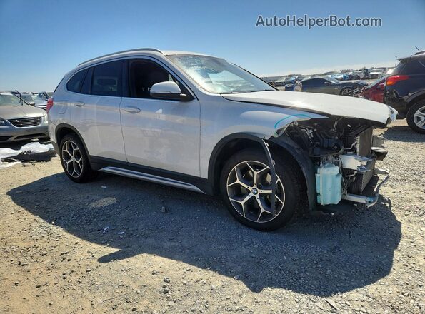 WBXHU7C35J5L08889 2018 BMW X1 White Передня права чверть