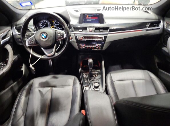 WBXHU7C37J5L06299 2018 BMW X1 Black Вид панелі приладів
