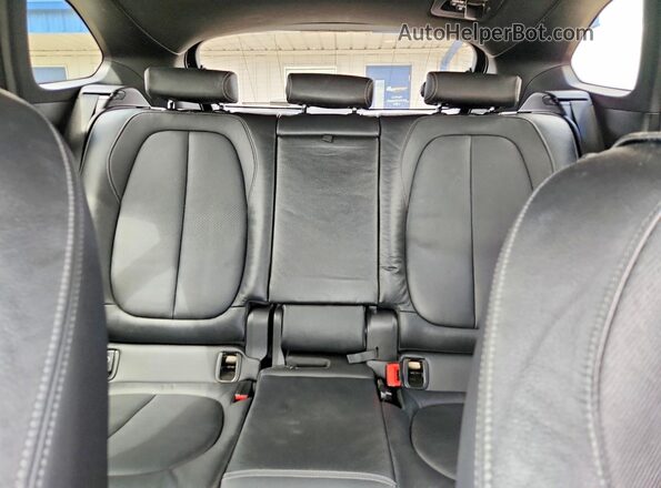 WBXHU7C39J3F04607 2018 BMW X1 Blue უკანა სავარძლების ხედი