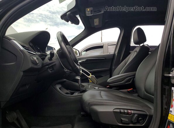 WBXHU7C54K3H46515 2019 BMW X1 Black Սալոնի դիմացի տեսք