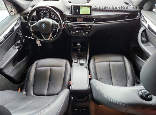 WBXHU7C5XK5L11662 2019 BMW X1 White Widok deski rozdzielczej