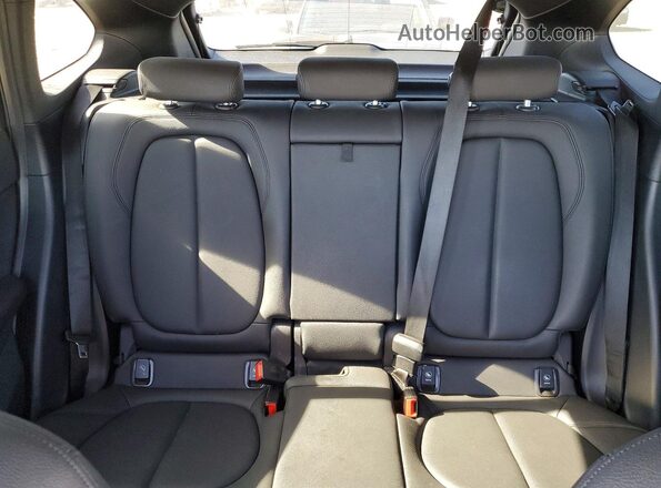 WBXJG7C00M5S27916 2021 BMW X1 White უკანა სავარძლების ხედი