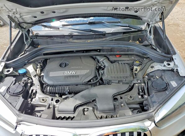 WBXJG7C03L5P72085 2020 BMW X1 Silver Vista interior trasera