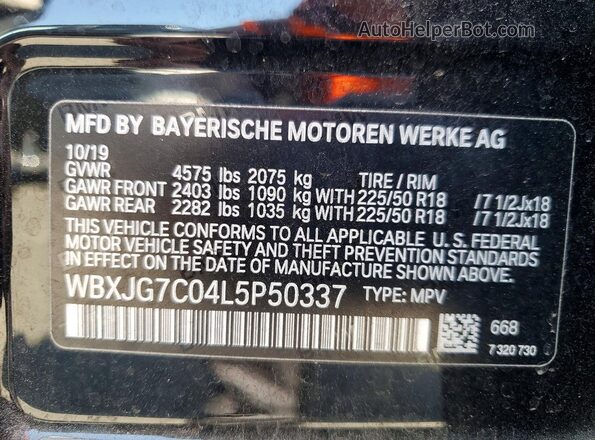 WBXJG7C04L5P50337 2020 BMW X1 Black Widok naklejki z numerem VIN
