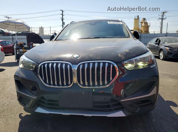 WBXJG7C04L5P50337 2020 BMW X1 Black Widok z przodu