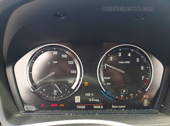 WBXJG7C04M5S00931 2021 BMW X1 Blue ხელსაწყოთა პანელის ხედი