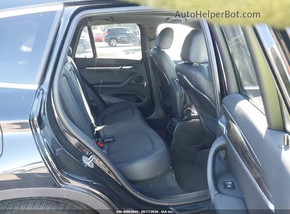 WBXJG7C06N5U57123 2022 BMW X1 Черный Вид наклейки с VIN-кодом