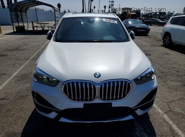 WBXJG7C08M5S79830 2021 BMW X1 White Widok z przodu